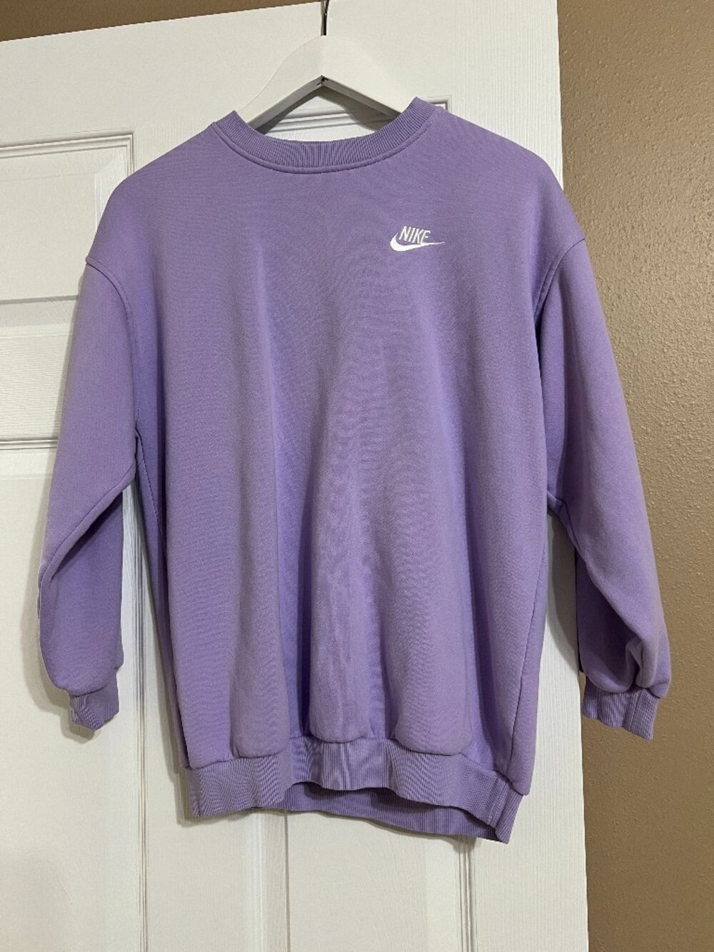 Nike Girls Crew neck sweatshirt size L
